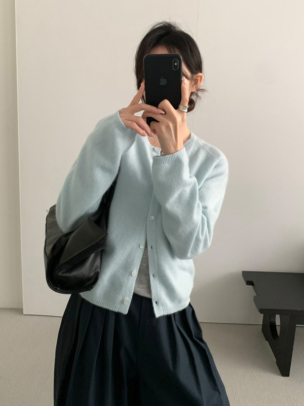 TG 简约穿搭浣熊羊毛软糯毛衣女2025秋季新款插肩袖系扣开衫25629|undefined