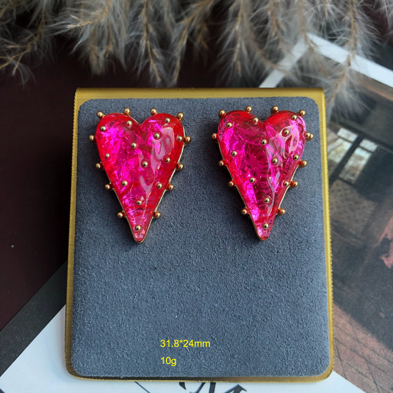 1 Pair Retro Heart Shape Alloy Plating Resin Women's Earrings display picture 4