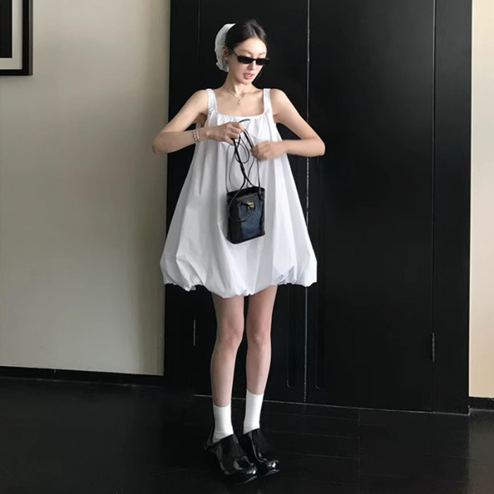シンプルな花のつぼみのベストのスカートの女性の2025年の夏の新型の洋気のファッションはゆったりしています。|undefined