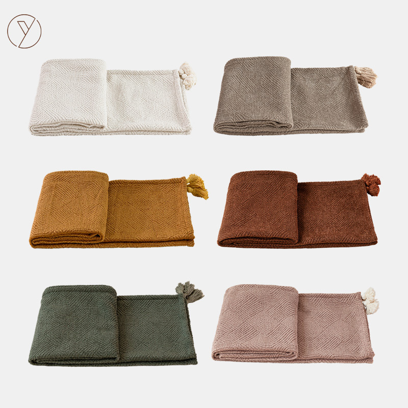 Nordic ins-style geometric texture tassel throw blanket, wabi-sabi style bedroom hotel homestay decorative bed runner and bed end scarf