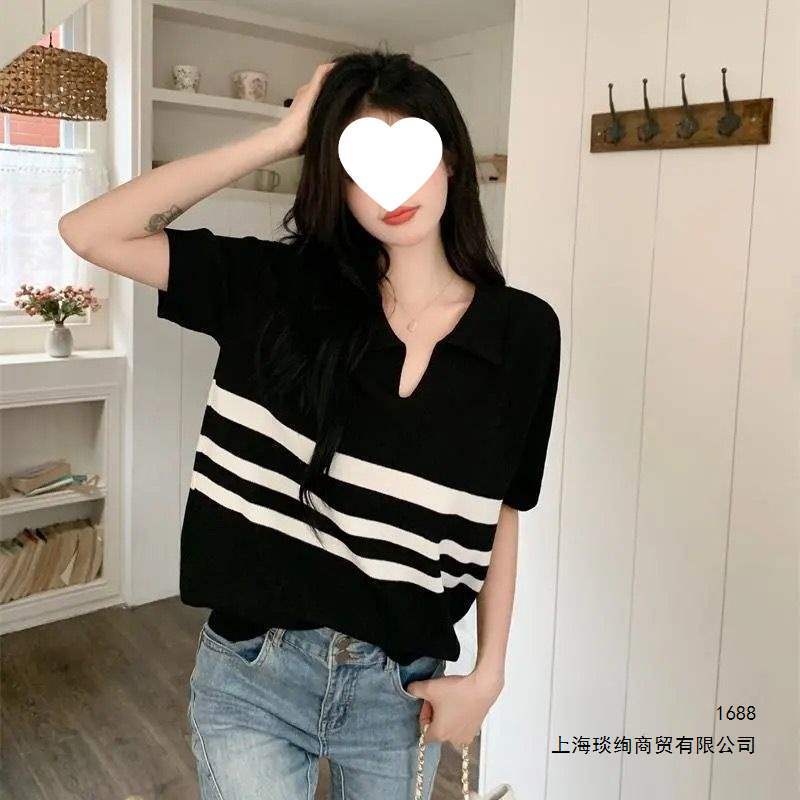 Plus-Size Loose Casual Thin Short-Sleeve Knit Top for Women, Summer Design for Curvy Figures, Slimming Effect, Stylish Striped Shirt