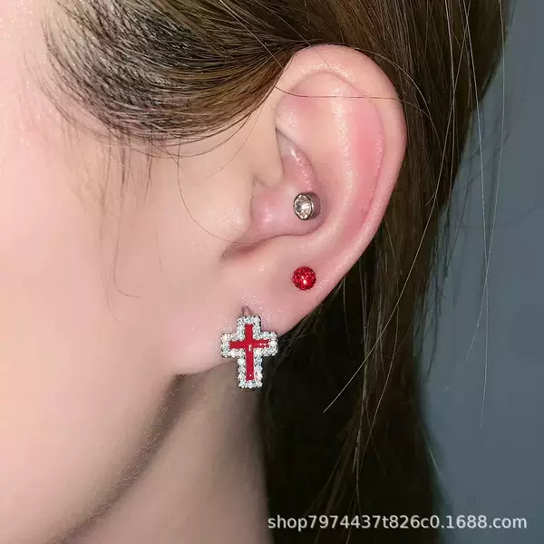 New red diamond-studded cross pixel earrings / Unique, versatile, and minimalist earrings / Super sparkly and exquisite stud earrings