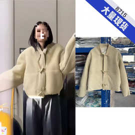 金智妮jennie同款牛角扣皮毛一体羊羔毛外套女冬短款毛毛绒面夹克
