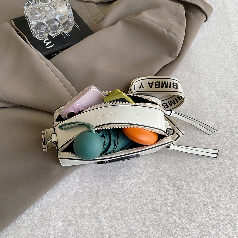 Bolso de hombro transfronterizo tendencia de moda femenina casual todo-fósforo teléfono móvil pequeño bolso cuadrado al por mayor cinturón de hombro ancho bolso de mensajero de color sólido