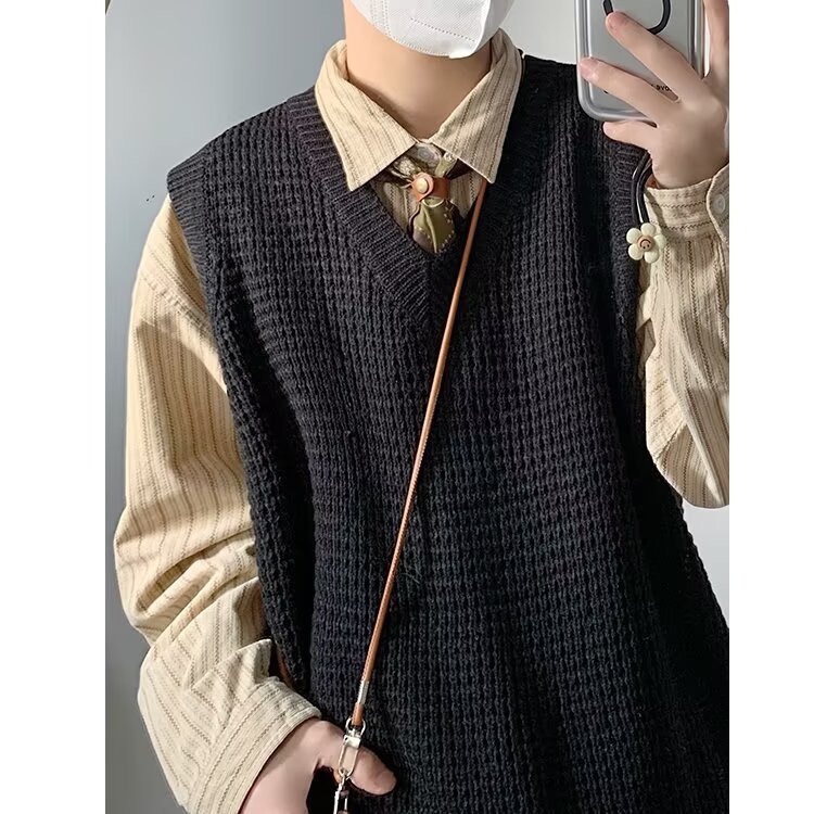 Twist Pure Color Waistcoat Knitwear Men's Spring & Fall Loose Casual Korean Style Trendyy V Neck Sleeveless Knitwear Vest Twist Pure Color Waistcoat Knitwear Men's Spring & Fall Loose Casual Korean Style Trendyy V Neck Sleeveless Knitwear Vest