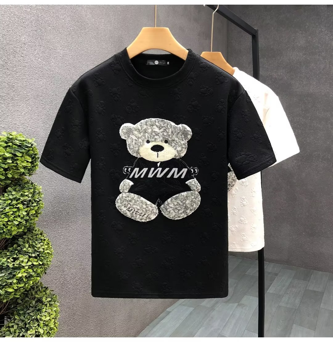 Camiseta masculina de manga curta com bordado de urso de alta qualidade, gola redonda, tendência de desenho animado -- rosto do Tiktok para impressão_voghion.com