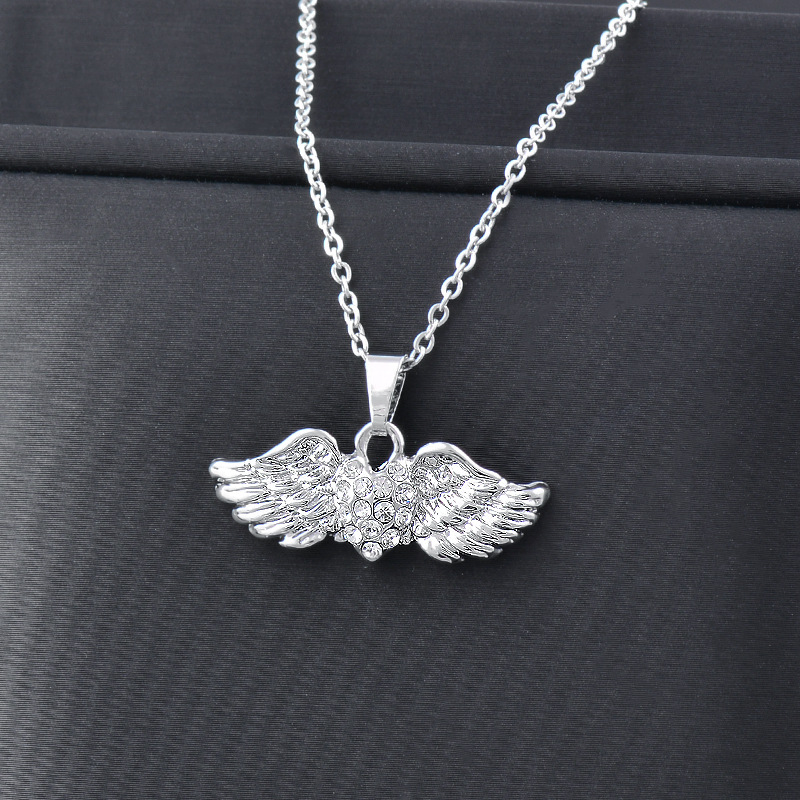 Simple Style Heart Shape Wings Titanium Steel Inlay Rhinestones Pendant Necklace 1 Piece