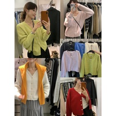 【MISS密思家】坑条V领慵懒感宽松排扣保暖毛衣(含8%羊毛)A08807