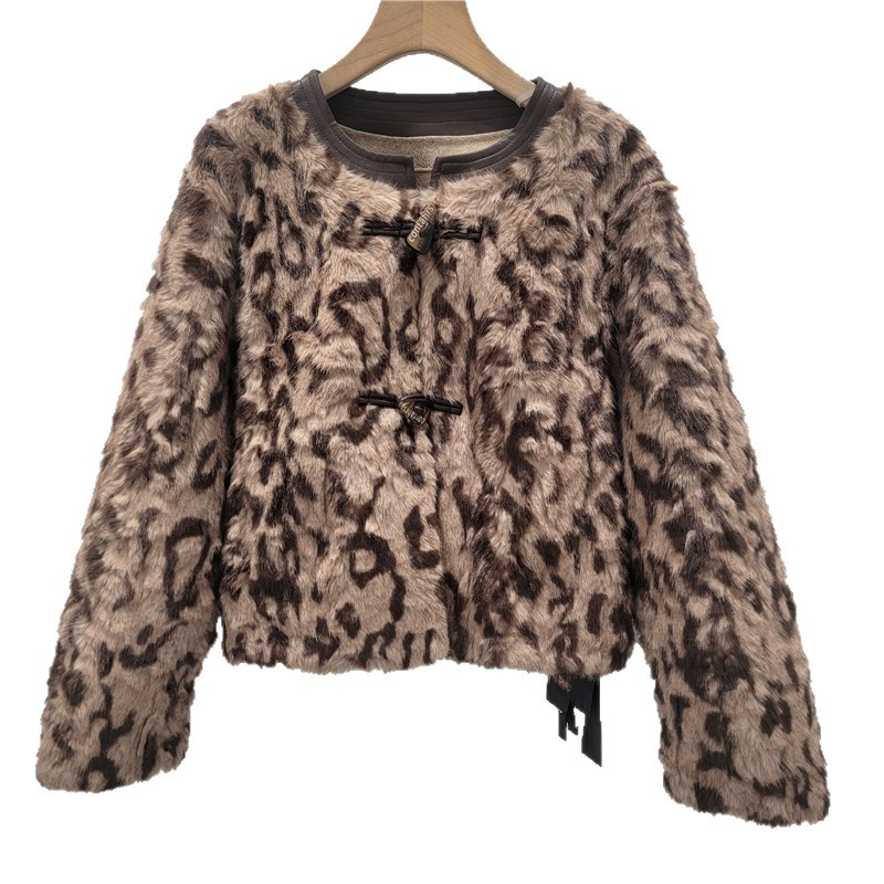 2025 otoño estilo de diseño de estilo extranjero cuello redondo botón de cuerno suelto multifacé piel delgada una chaqueta para mujeres