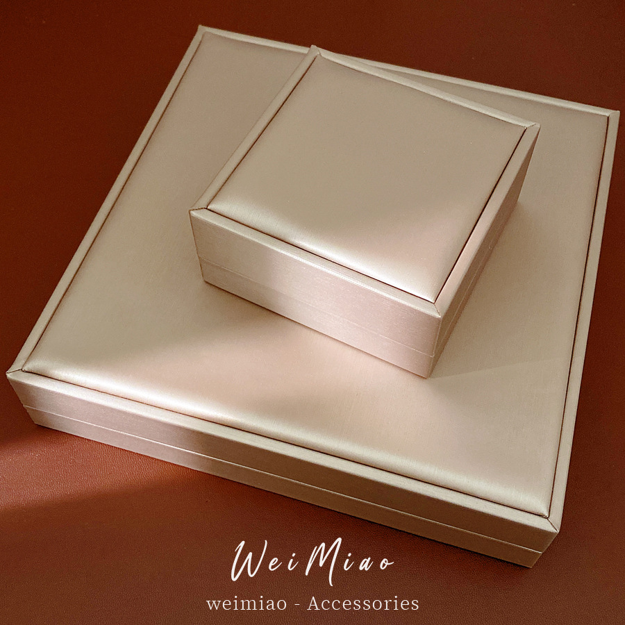 Caja de joyería de color champagne caja de anillo colgante pulsera collar caja de embalaje joyería caja de regalo alta sensibilidad caja de almacenamiento