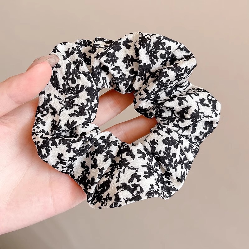 4 # Flores negras
