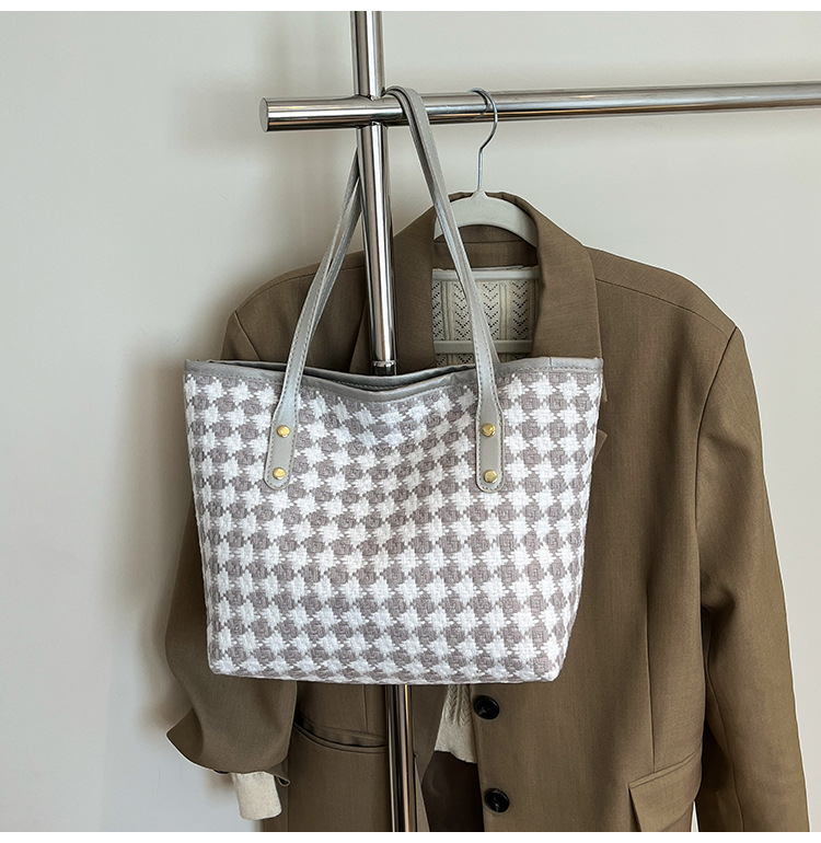Casual commuting women's bag 2025 Spring checkered simple, stylish and trendy single-shoulder crossbody bag tote bag undefined