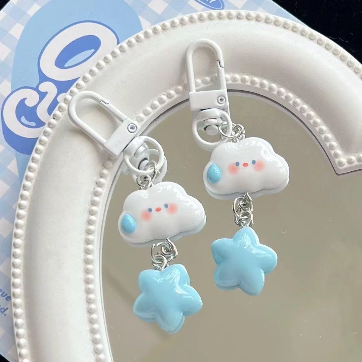 Expresión silenciosa de dibujos animados estrella serie llavero nube DIY creativo pequeña joyería estudiante novias regalo colgante