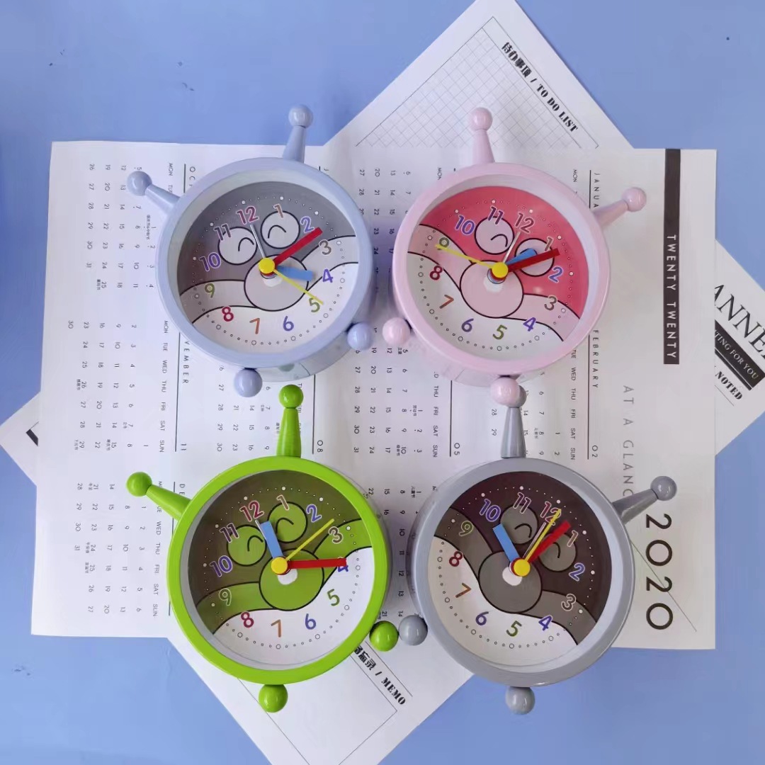 Reloj de alarma creativo directo de fábrica decoración de mesa de noche reloj de alarma para estudiantes y niños Reloj portátil al por mayor