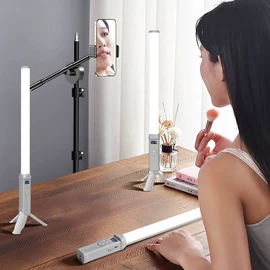 补光灯;手机镜头;摄影支架