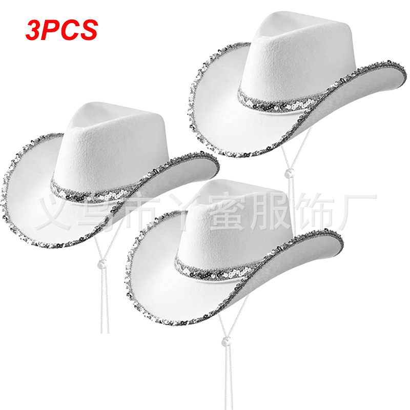 Traje de tres piezas con borde blanco