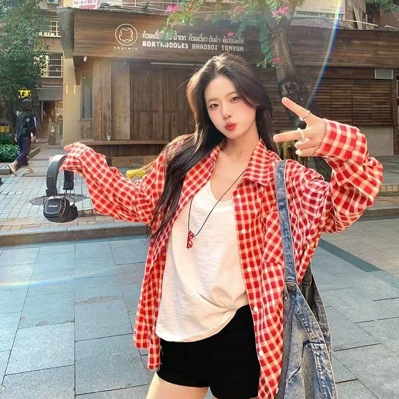 Vintage Red Striped Long-Sleeve Shirt for Women, Trendy Loose Fit, Chic Hong Kong Style, Mid-Length Top Wholesale