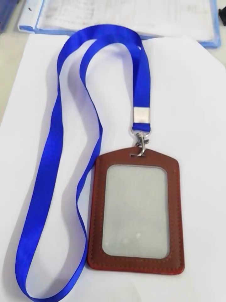 수직 단면 갈색 + 파란색 끈