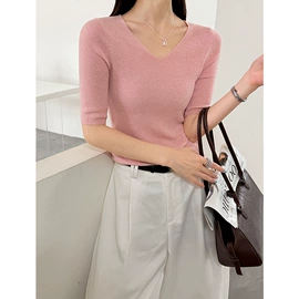 女式衬衫;休闲裤;毛衣