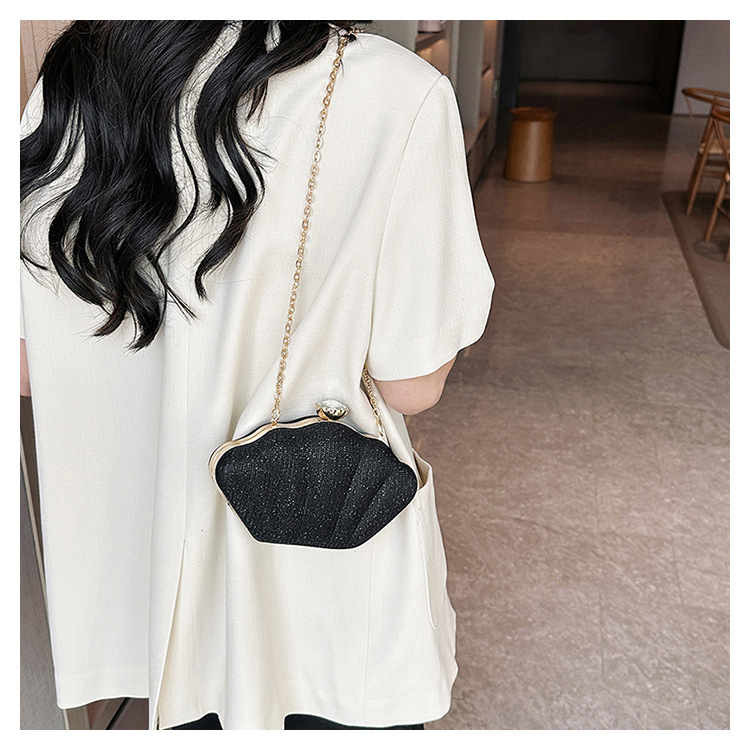 Women's Small Pu Leather Solid Color Streetwear Shell Lock Clasp Crossbody Bag Dome Bag Chain Bag display picture 4