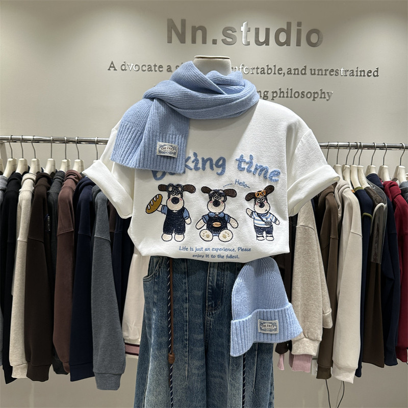 【De Rong】Extra Large Size 150kg Heavy Embroidery Dog Design Thickened Brushed Short Sleeve T-Shirt for Women 【De Rong】Extra Large Size 150kg Heavy Embroidery Dog Design Thickened Brushed Short Sleeve T-Shirt for Women