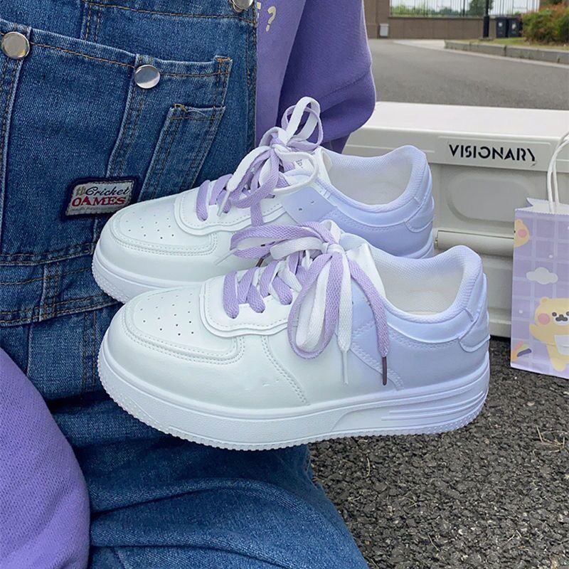 Zapatos blancos del color del gradiente para las mujeres 2023 nuevos zapatos versátiles transpirables del tablero de la zapatilla de deporte del verano para los estudiantes