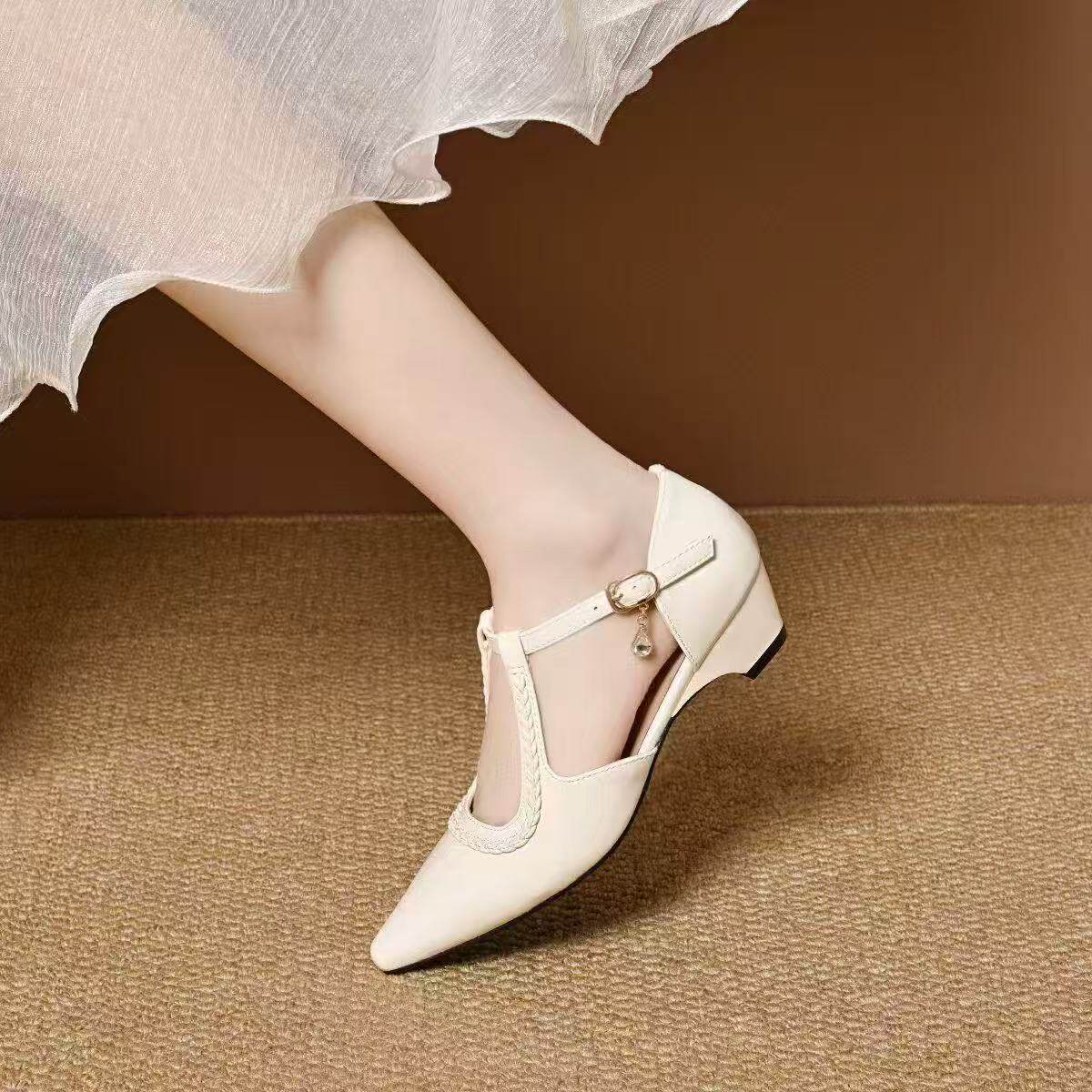Sandal nữ mũi nhọn gót thấp da thật đế mềm hở mũi — màu be chi tiết 5
