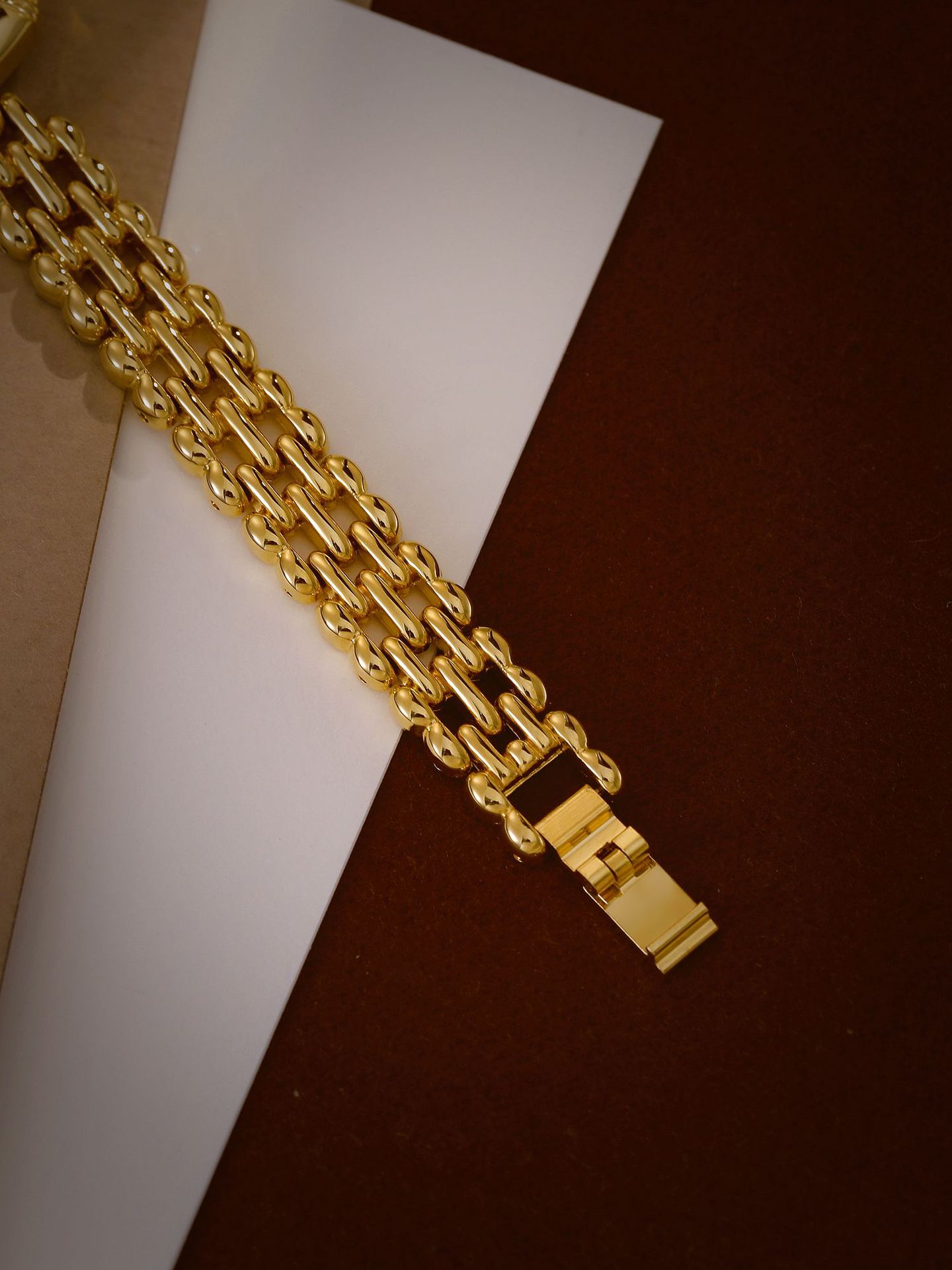 55g Weight Tempered Glass Mirror Material Fine Steel Strap Material Watch Classification Pointer Display Type Jewelry Buckle Buckle Style Diamond Dial Shape Casual, Tea Party Occasion Quartz Movement Solid Color Pattern All Seasons Season Women's Gender Elegant, Classic Style Style Elegant Classic Style Solid Color Jewelry Buckle Quartz Watch 24