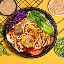 工厂招商350g批发云南过桥米线多种口味湿速食带调料砂锅方便速食