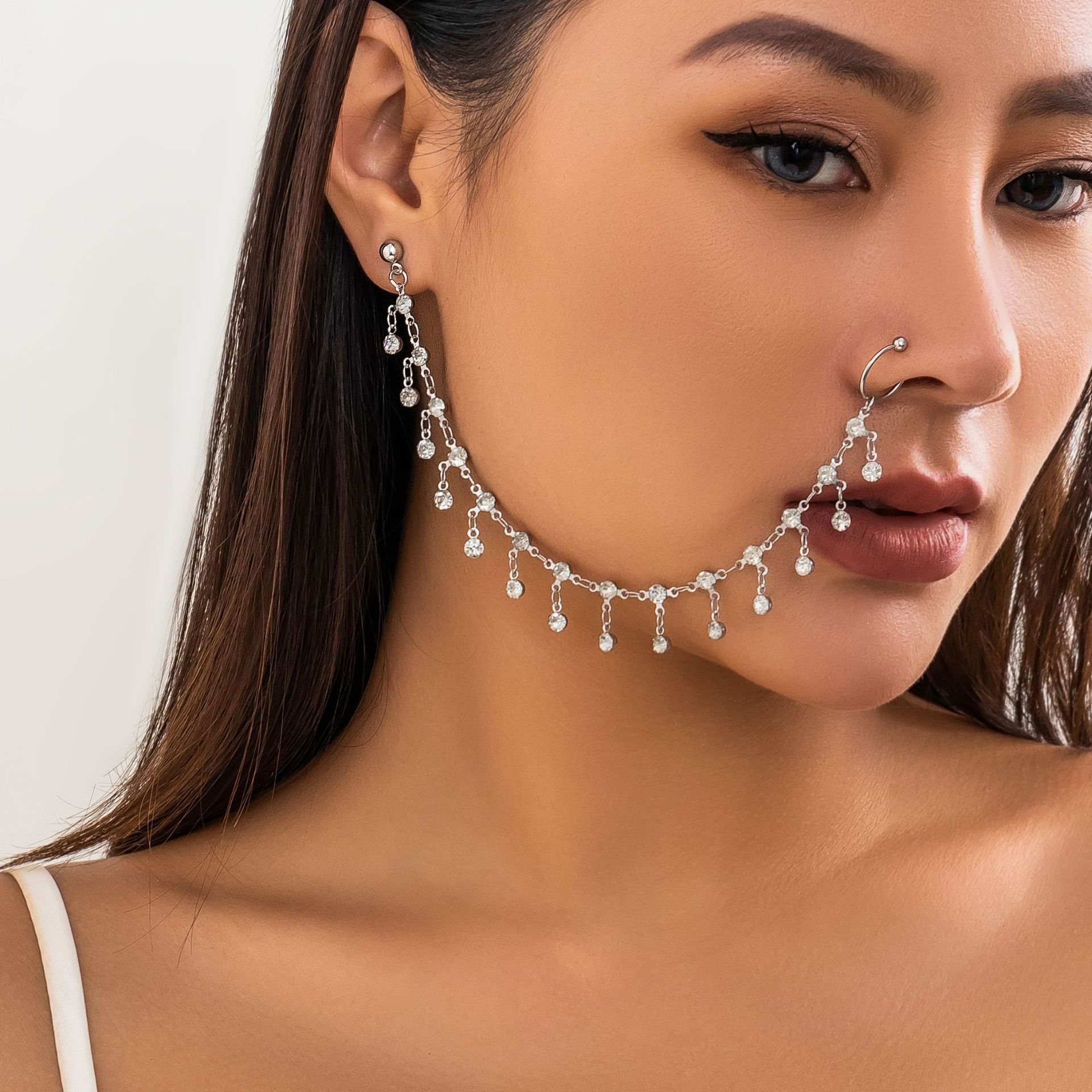 Piercingzubehör im ethnischen Stil, Ohrringe, Damenketten, Ohrstecker, Bühne, ohne Bohren, Nasenringe mit Strassquaste_voghion.com
