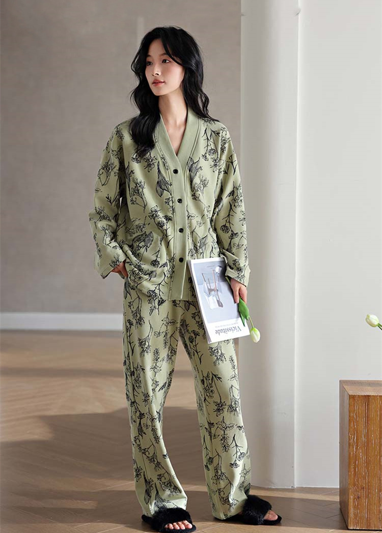 Pigiama blu ghiaccio per donna in primavera e autunno, pigiama in seta ghiaccio con pantaloni a maniche lunghe, nuovo set per la casa in seta_voghion.com