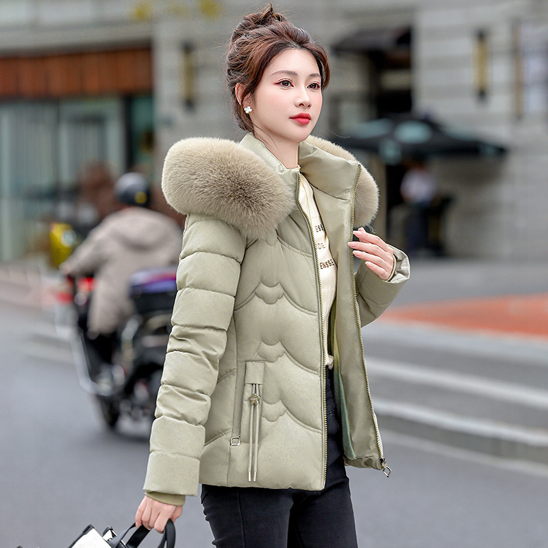 Nueva ropa de invierno sombrero de cuello de cabello grande abrigo de algodón mujer abrigo de pluma corta abrigo de moda delgada abrigo de algodón caliente