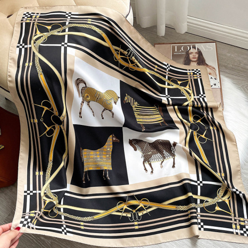 European and American autumn new retro carriage chain large square scarf for women autumn and winter warm scarf neck scarf fashionable shawl outer wear