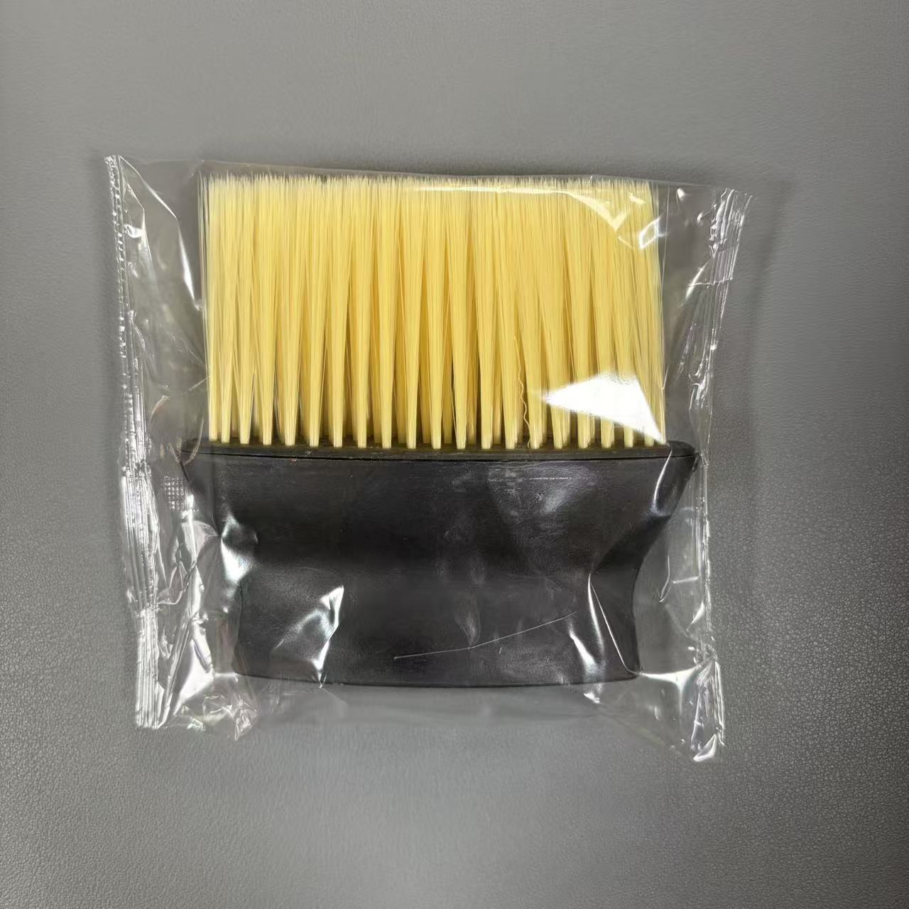 노란색 강모 브러시