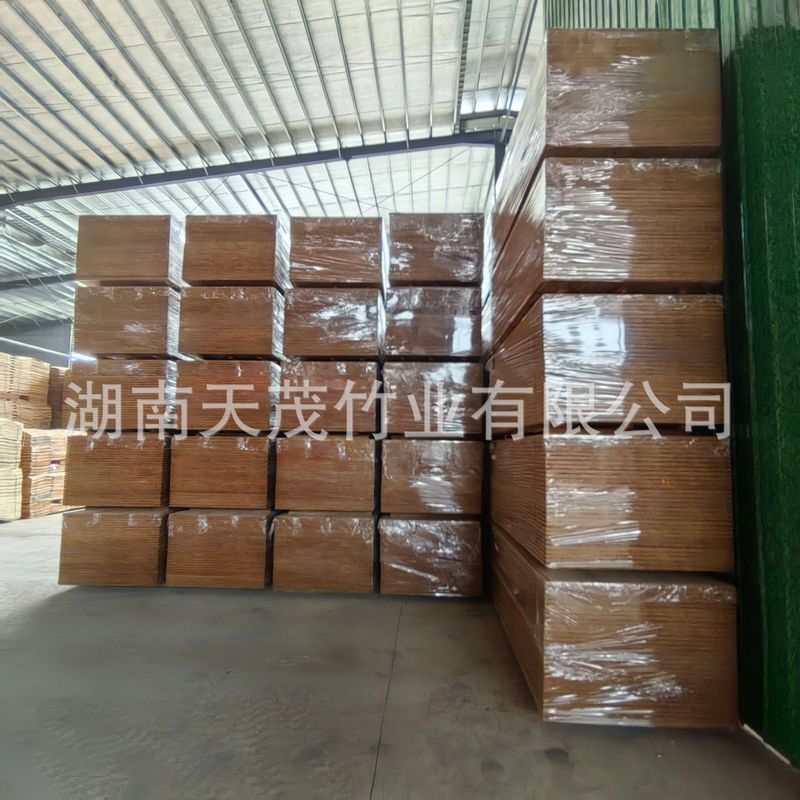 コンテナ複合床材 コンテナ専用床材メーカー 耐摩耗性 耐圧性 耐荷重性が強い|undefined