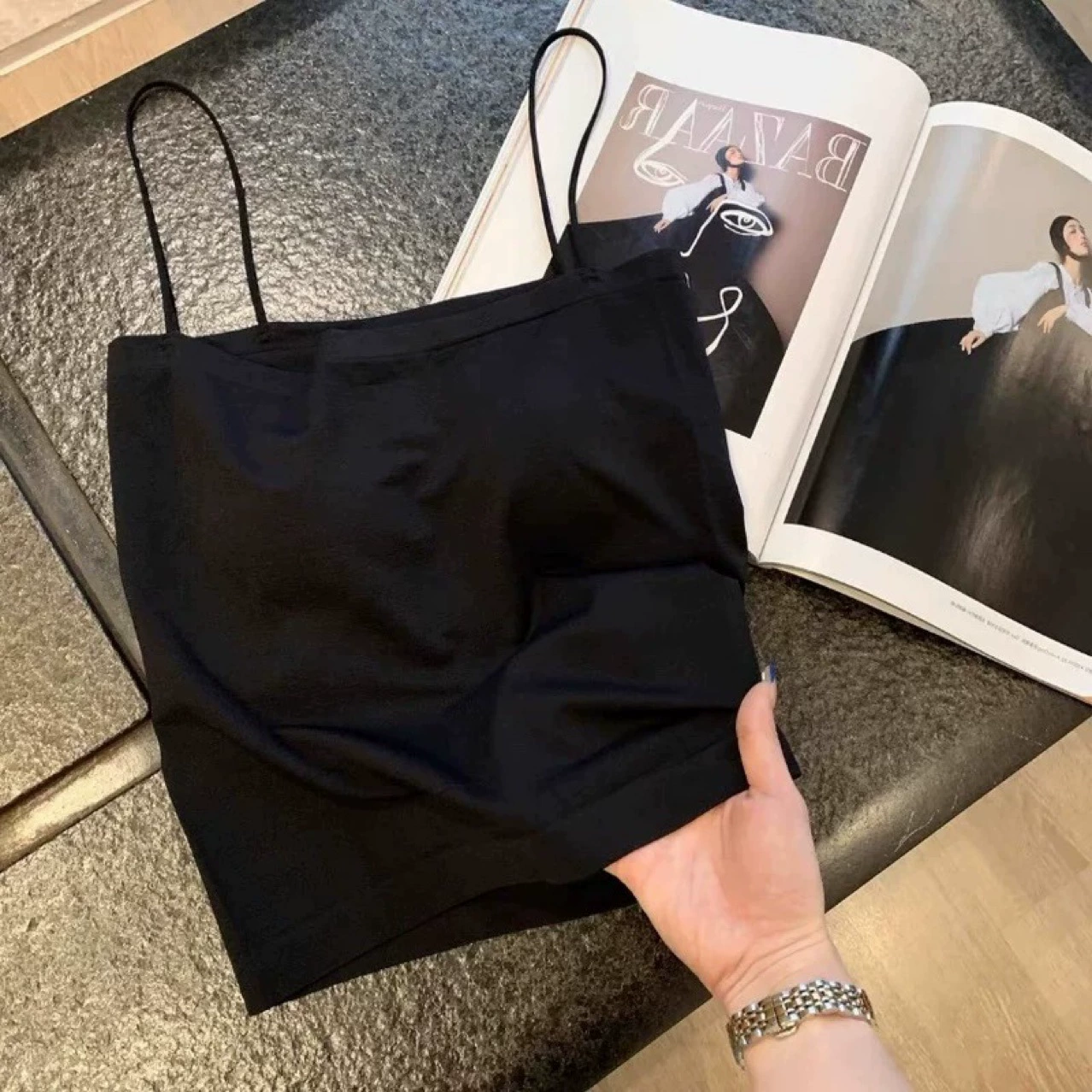 Женский бюстгальтер без бретелек 1806 года, дышащий базовый слой с красивым интегрированным дизайном спины и фиксированными чашками, универсальный и долговечный.