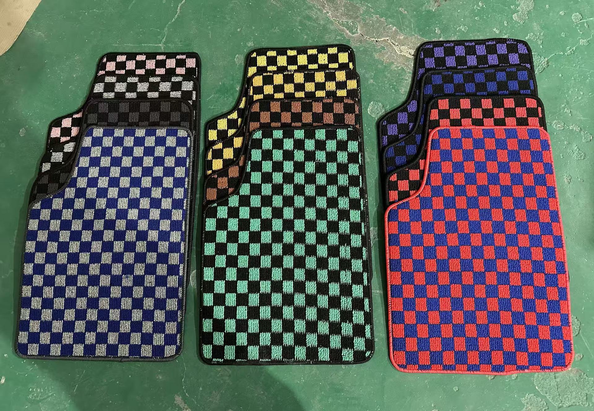 Best-selling ethnic velvet checkerboard car floor mat set of five, universal, non-slip and wear-resistant