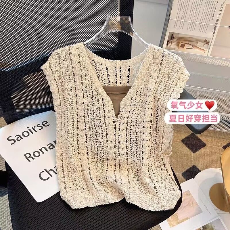 Knitted vest