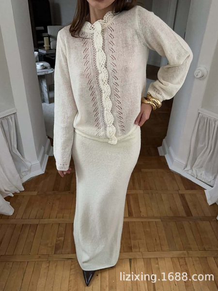 knitted jacket with a round collar