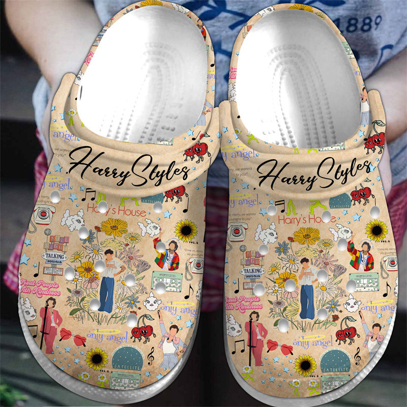 Pod One-Piece Customization Cross-Border Full-Print Christmas Creative DIY Graffiti Digital Printing New Beach Shoes Clogs