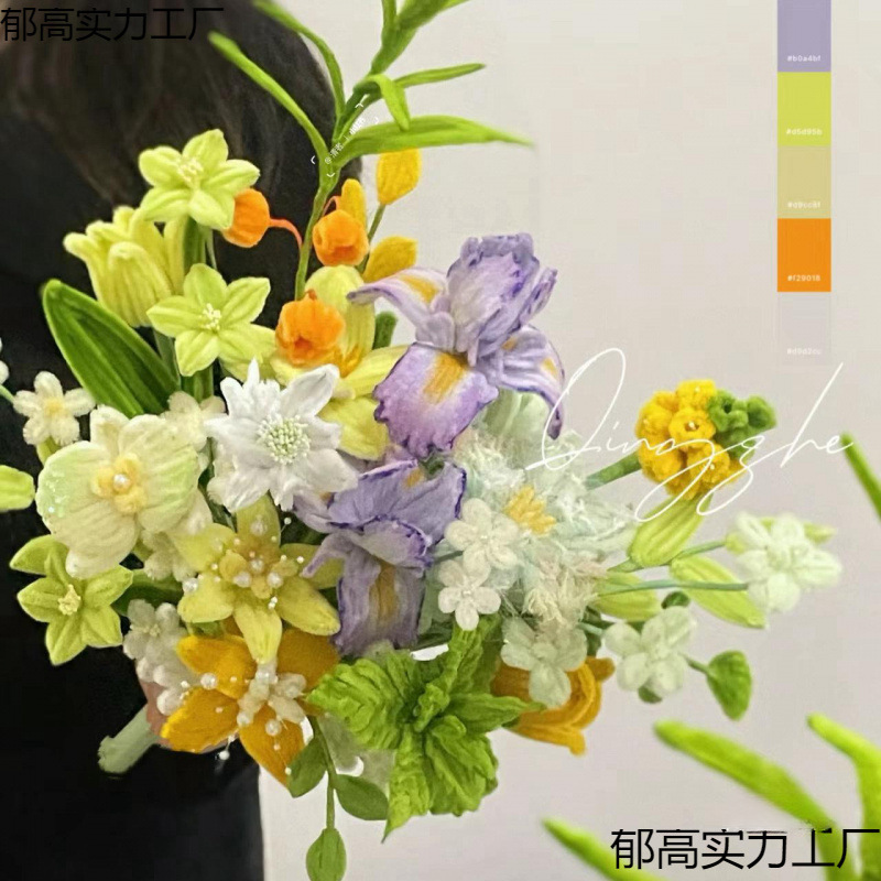 手作りの創意領収書の花束diy材料は自作のツイストの花束を包んで、手に花を持って彼女の親友に送ります。|undefined