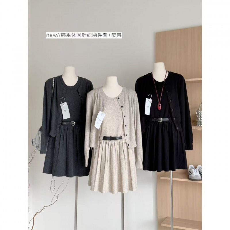 Yh Seoul Lovers Autumn New Knitted Cardigan Fashion Casual Vest Pleated Dress Set