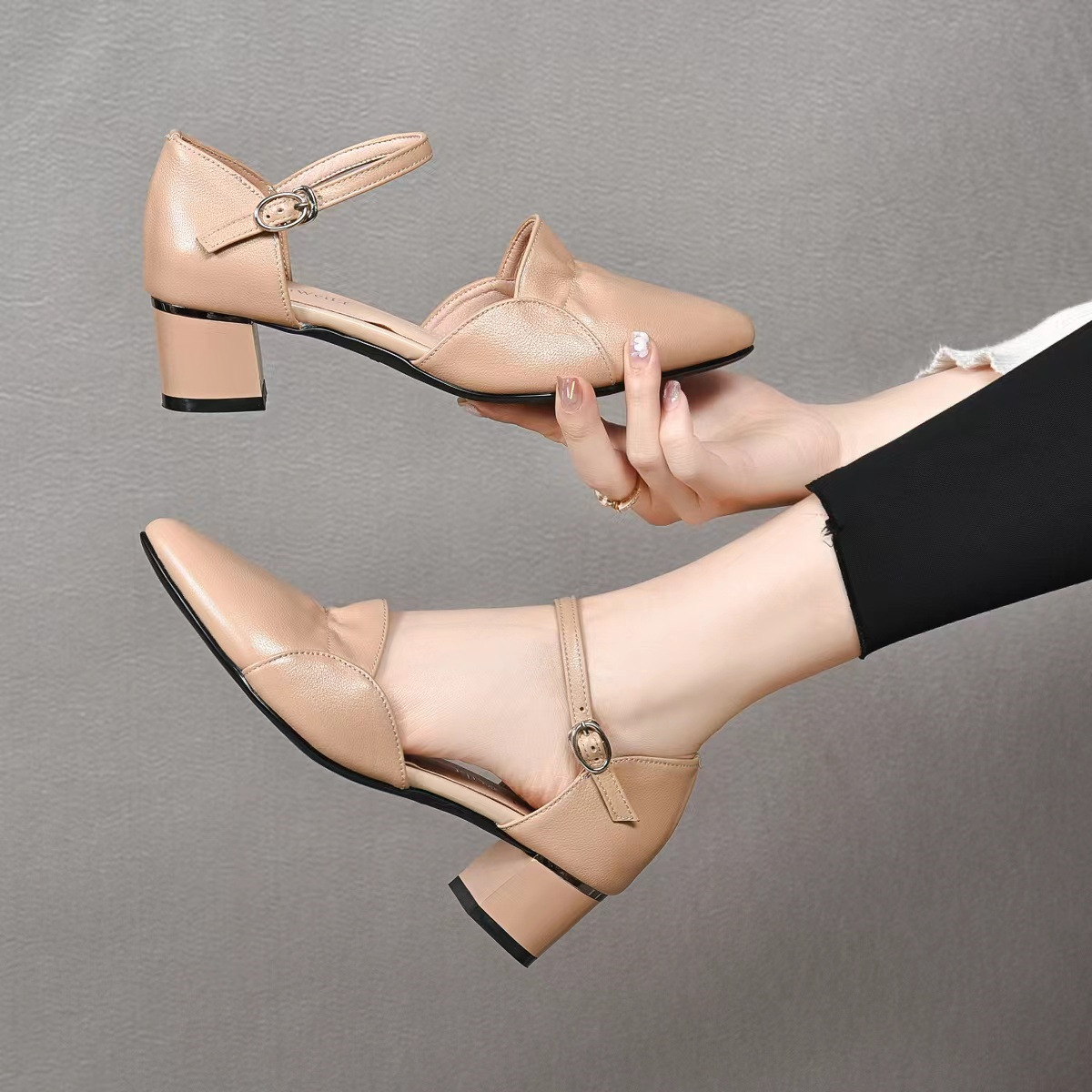 Sandal nữ quai ngang mũi nhọn da thật gót 5 cm — Màu Mơ (Chiều cao gót 5 cm) chi tiết 8