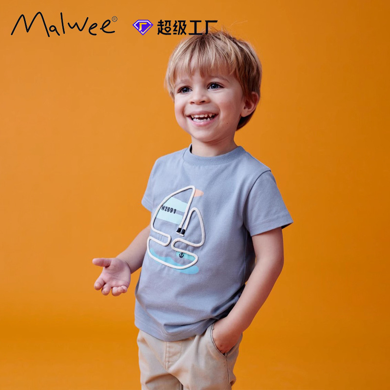 summer cute T-shirt for boys with a round collar
