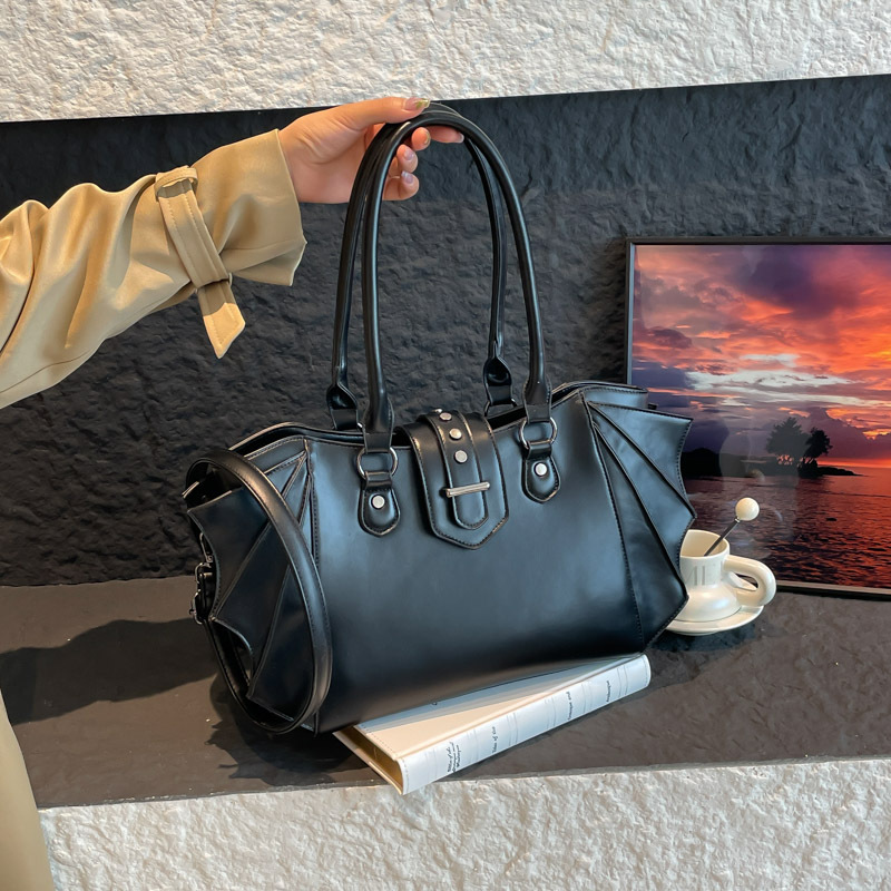Cross-Border Wholesale Tiktok Same Style Bat Wings Large Capacity Satchel Crossbody Bag European and American Retro Texture Tote Bag Cross-Border Wholesale Tiktok Same Style Bat Wings Large Capacity Satchel Crossbody Bag European and American Retro Texture Tote Bag