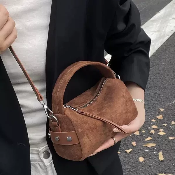 2025 New Retro Frosted Handbag Pillow Bag Niche Casual Underarm Bag Stylish Commuter Shoulder Crossbody Bag for Women