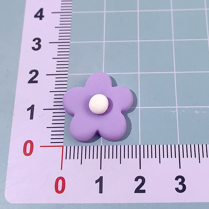 Accesorios de resina de flores de cinco pétalos esmerilados transfronterizos DiDi adorno de cabello agujero de botón de zapatos agujero de taza de agua material de broche de pelo
