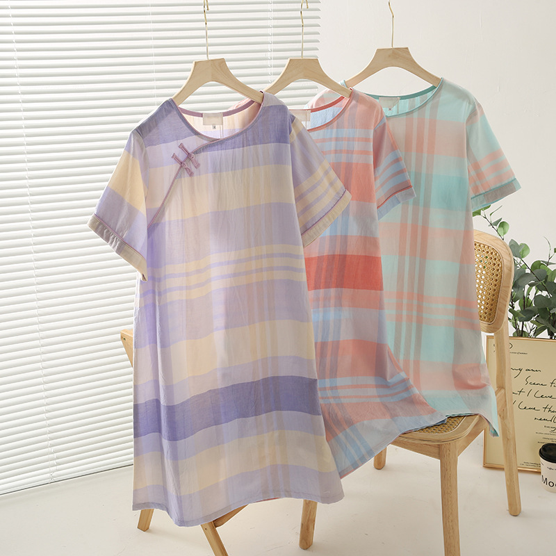 Summer cotton breathable pijama with a round collar