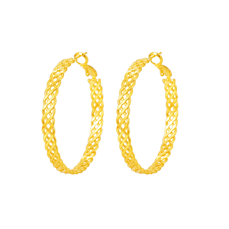 Pendientes huecos de aleación de cobre Pendientes tejidos de nudo chino Aguja de plata Joyería de moda para mujer Pendientes de oro de arena Fuente de la fábrica