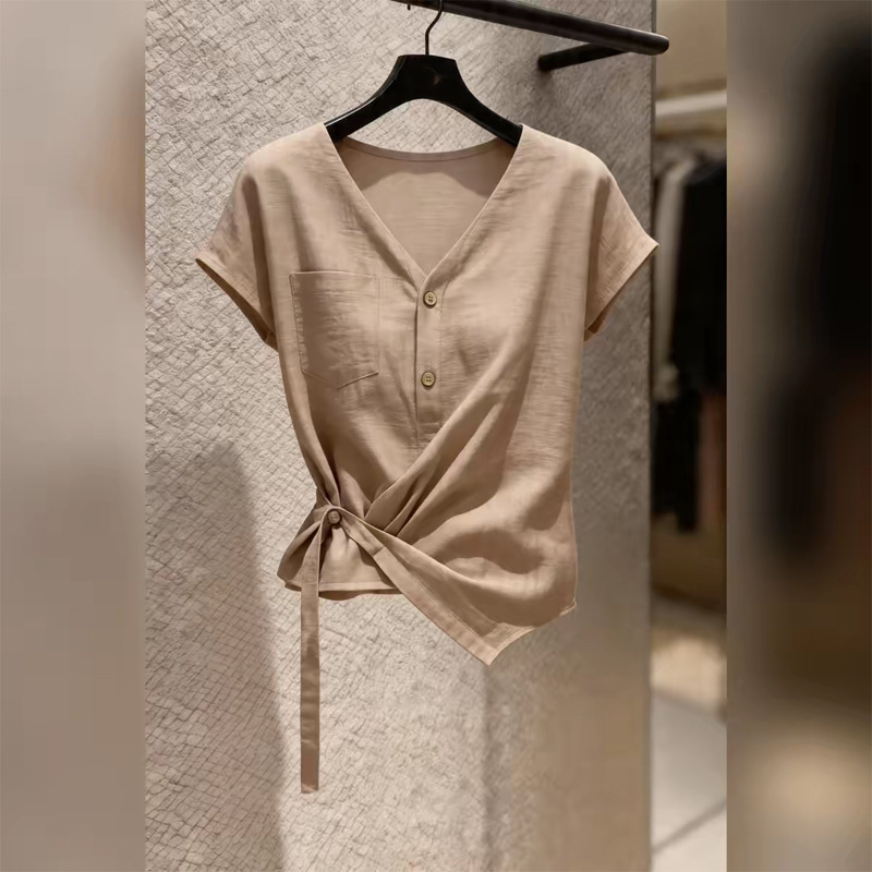Áo sơ mi nữ cổ chữ V tay ngắn thắt lưng chất liệu mỏng nhẹ mùa hè — màu kaki chi tiết 3